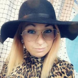 Meet your Posher, Kelly